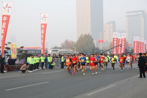 白象食品助力信陽(yáng)國(guó)際馬拉松 大骨面骨湯加勁激情開(kāi)跑